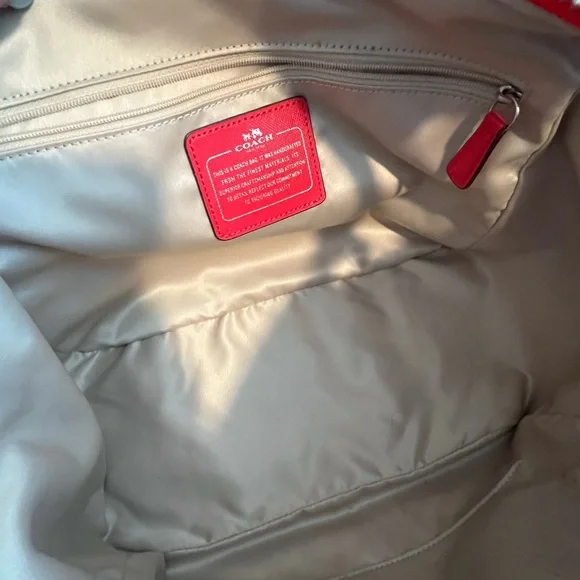 Coach shoulder bag! Beautiful color!🌹 - Picture 8 of 9